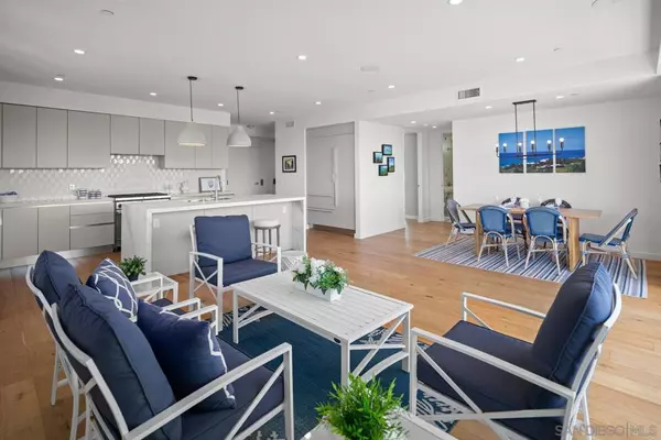 Coronado, CA 92118,1014 5th St #3B