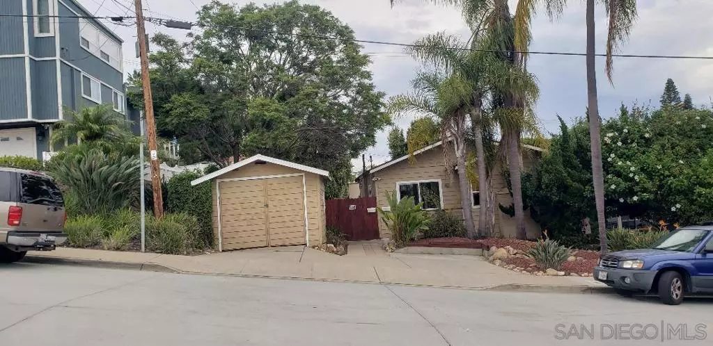 San Diego, CA 92106,3028 Sterne Street