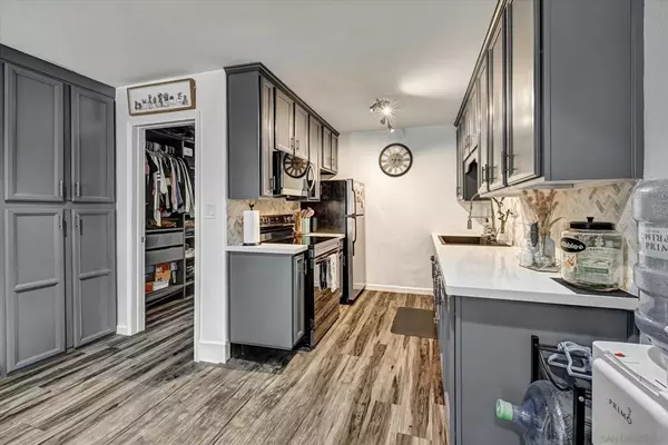 San Diego, CA 92111,6333 Mount Ada #156