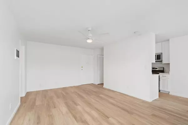 San Diego, CA 92109,4621 Lamont St #1A