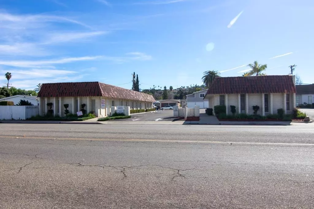 Escondido, CA 92025,1027 E Grand Ave