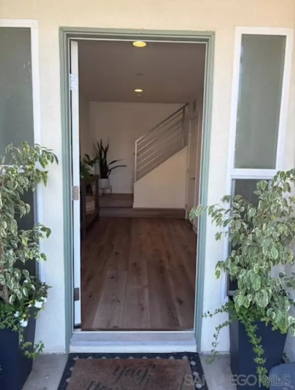 Carlsbad, CA 92008,2675 Roosevelt St