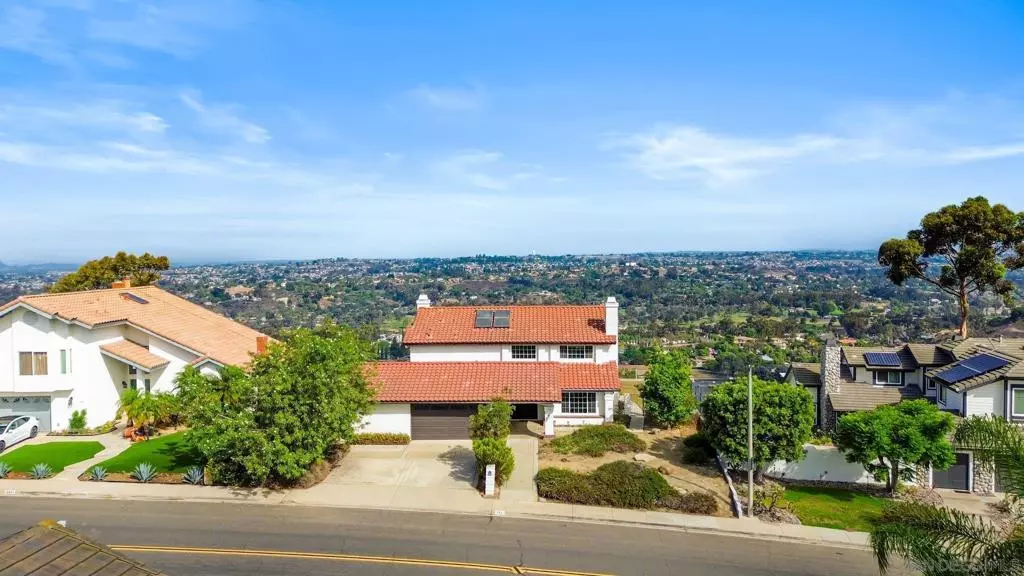 363 Surrey Dr, Bonita, CA 91902