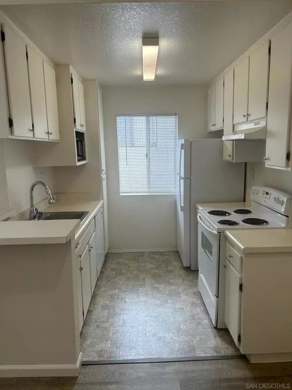 San Diego, CA 92104,3934 Hamilton St #4