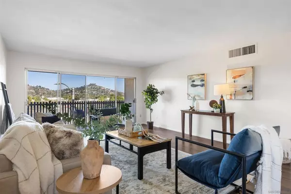 La Mesa, CA 91942,4900 Rosehedge Dr #415