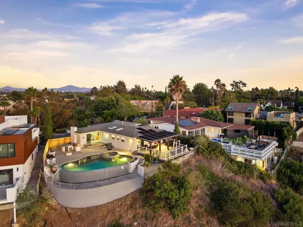 San Diego, CA 92116,5232 Cromwell Court