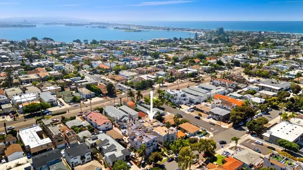 San Diego, CA 92109,1419 Hornblend St #3