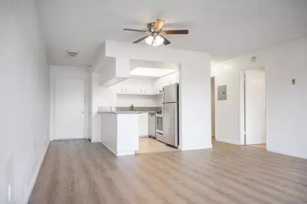 San Diego, CA 92111,7555 Linda Vista #9