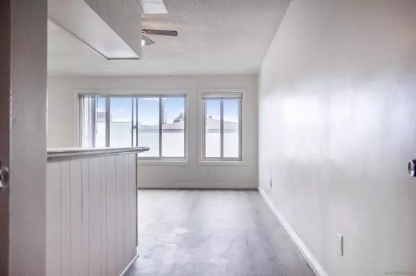 7555 Linda Vista #9, San Diego, CA 92111