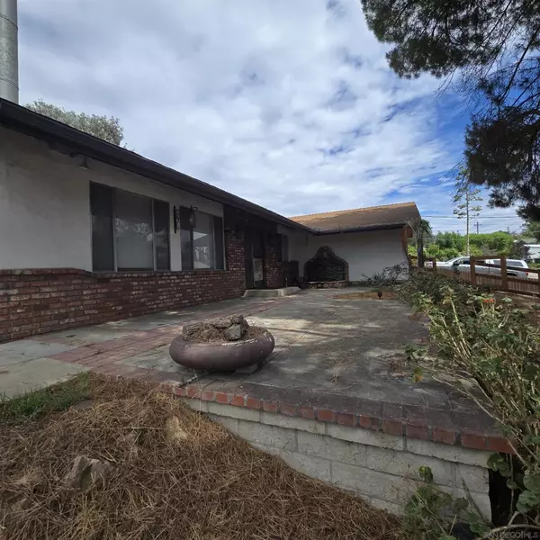 El Cajon, CA 92021,323 Lila Lane