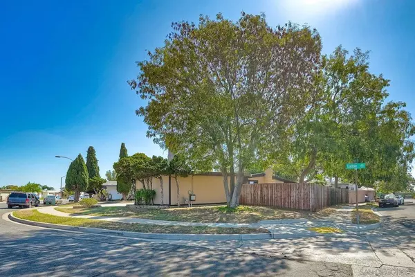 San Diego, CA 92123,8805 Laddie Ln