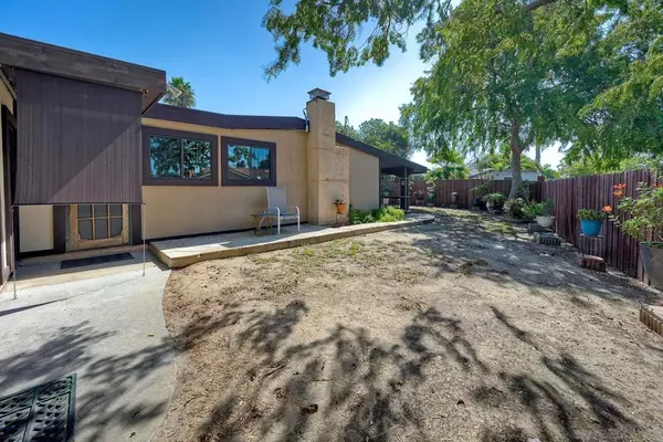 San Diego, CA 92123,8805 Laddie Ln