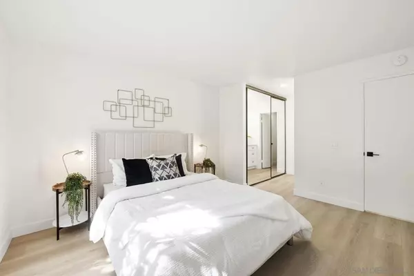 San Diego, CA 92128,13048 Wimberly Square #29