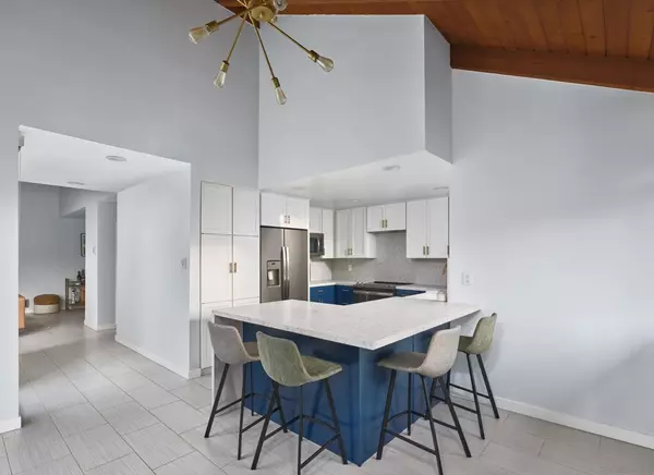 Solana Beach, CA 92075,325 S Sierra Ave #20