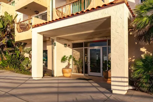 San Diego, CA 92107,4878 Pescadero Ave #403