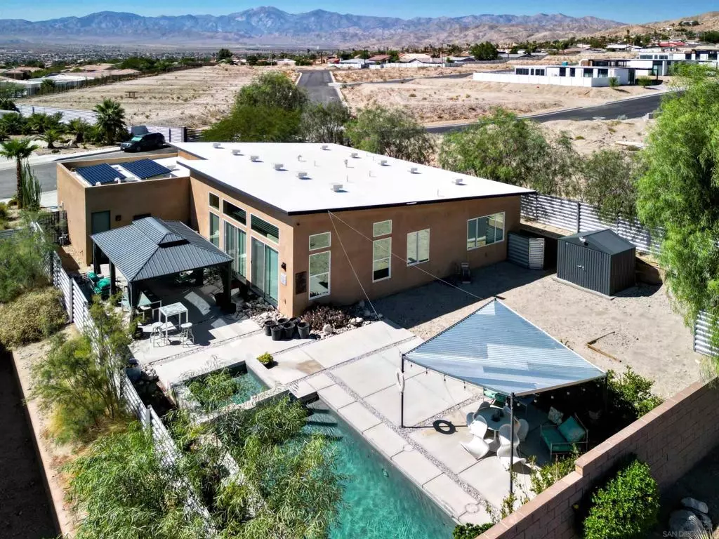 Desert Hot Springs, CA 92240,13868 Avenida La Vis