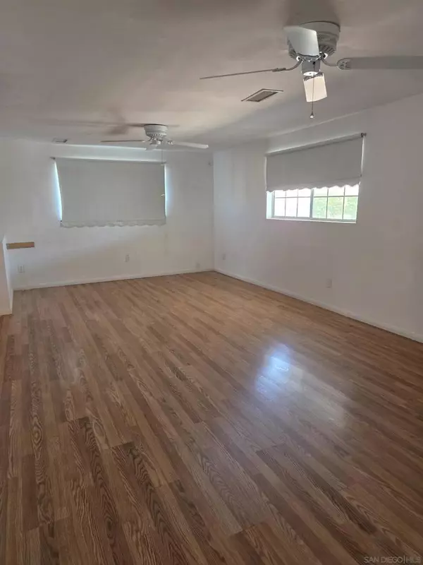 Escondido, CA 92027,2550 E Valley Parkway #122