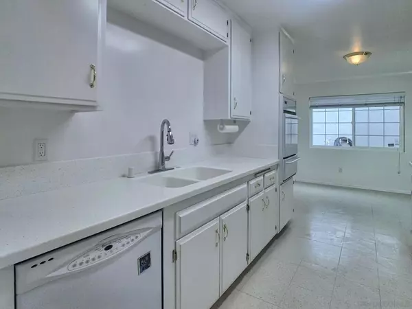 Escondido, CA 92026,1342 N Elm St