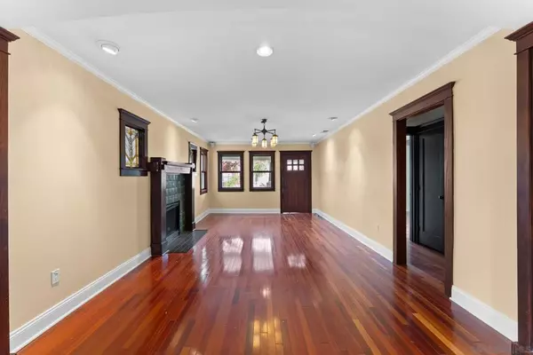 San Diego, CA 92116,3330 Collier Ave #1