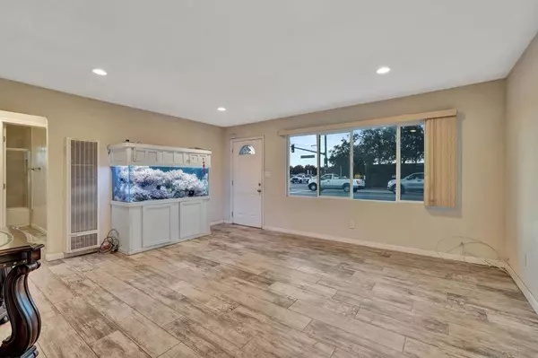 Escondido, CA 92027,1215 E Mission Ave