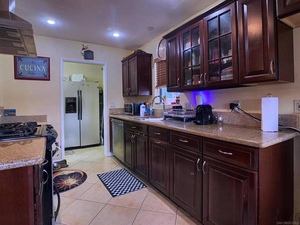 La Mesa, CA 91942,7330 Colony RD.