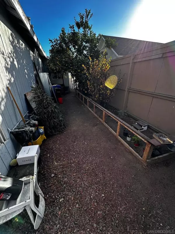 San Diego, CA 92113,1721 29 Commercial St