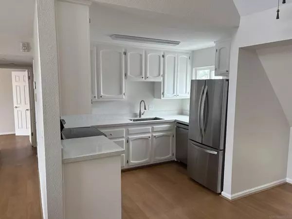 Coronado, CA 92118,374 ORANGE AVE #E