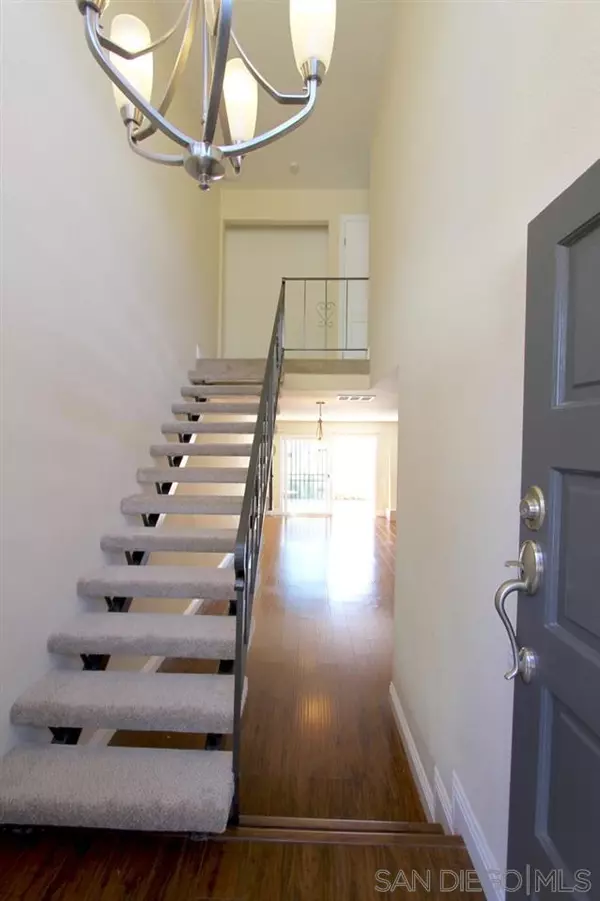 San Diego, CA 92110,4224 Loma Riviera Ln