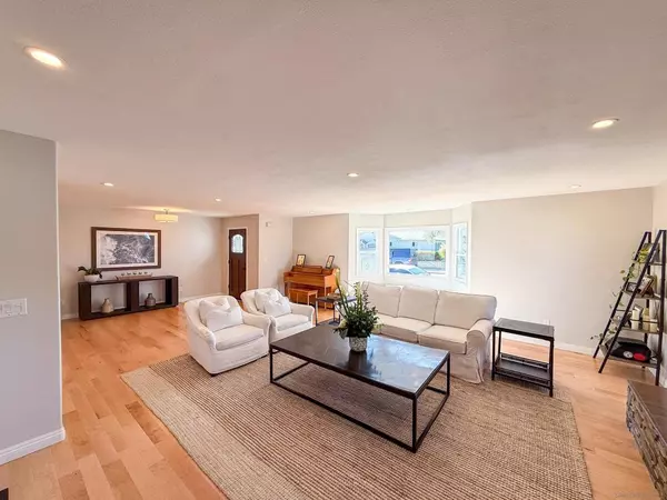 San Diego, CA 92117,5257 Cole