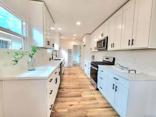 San Diego, CA 92105,3842 46th St