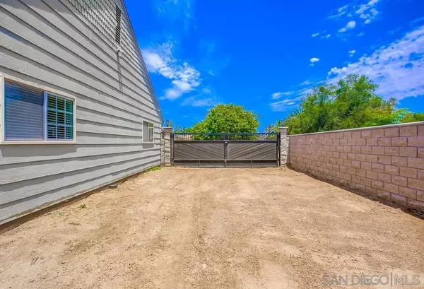 Fallbrook, CA 92028,214 Deddie Ter
