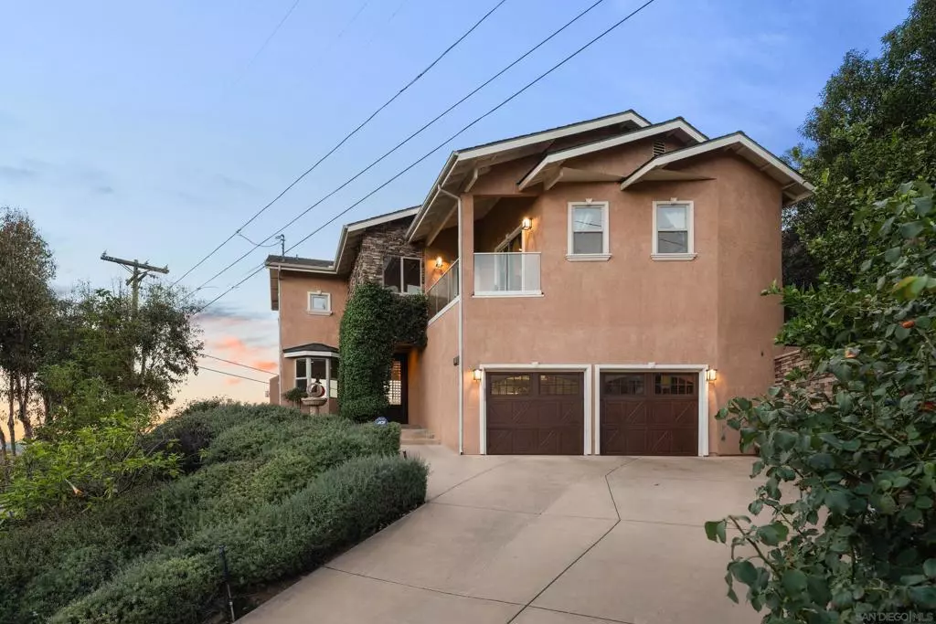 La Mesa, CA 91941,3812 Costa Bella Way