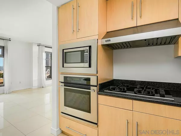 San Diego, CA 92101,645 Front St #1212