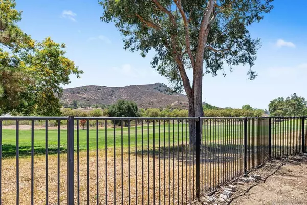Escondido, CA 92027,3083 Sprucewood Ln