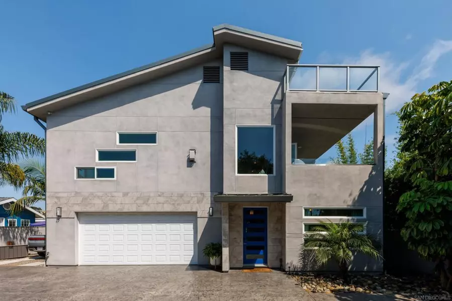 2743 Mesa Dr, Oceanside, CA 92054