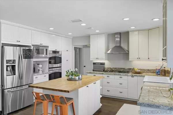 El Cajon, CA 92020,11656 Altoona Dr