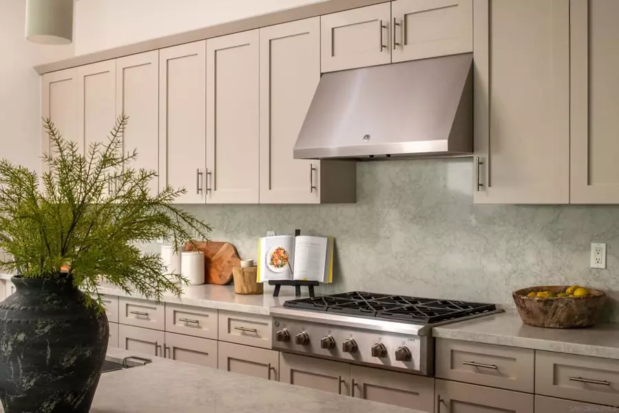 14546 Highcrest Ct, Poway, CA 92064