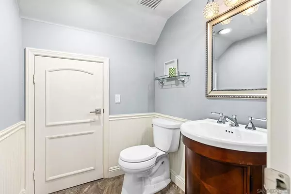 Carlsbad, CA 92008,4777 Beachwood Ct