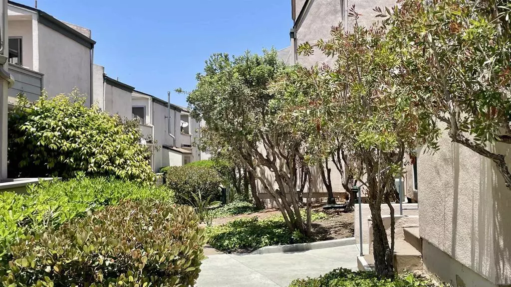 San Diego, CA 92111,3266 Ashford St #M