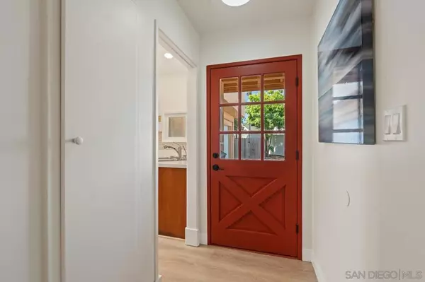 San Diego, CA 92117,4695 Mount Armet Dr