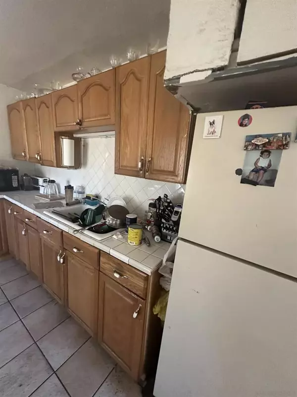 Riverside, CA 92509,5295 36th St.