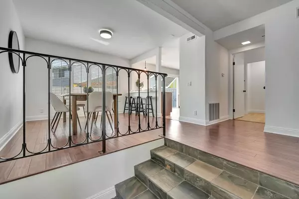 La Jolla, CA 92037,8127 Caminito Mallorca