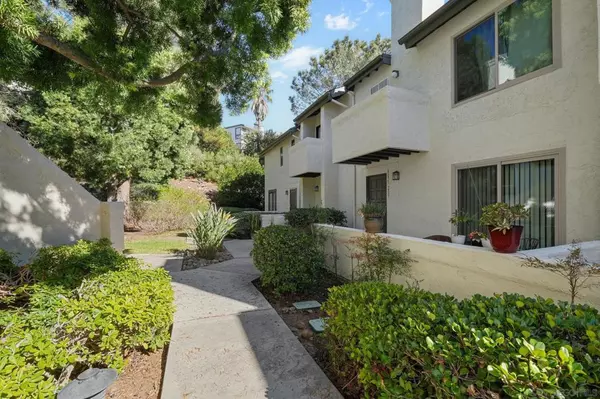 6655 Canyon Rim Row #208, San Diego, CA 92111