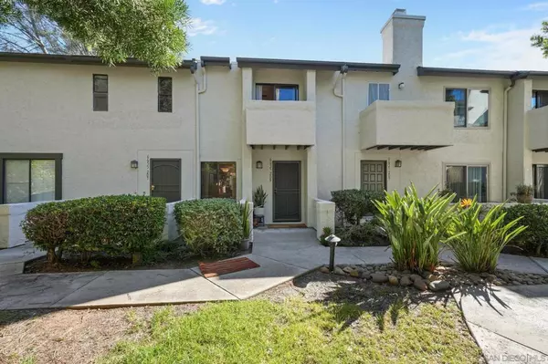 San Diego, CA 92111,6655 Canyon Rim Row #208