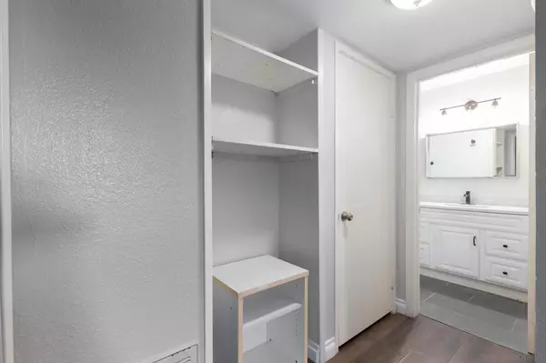 Escondido, CA 92027,1811 E Grand Ave #175