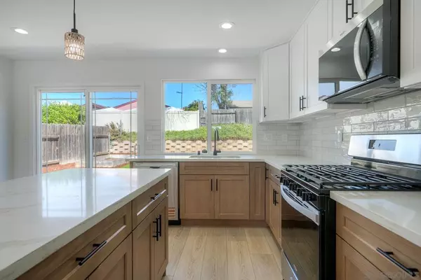 Poway, CA 92064,12634 Roberto Way