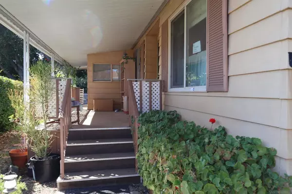 Fallbrook, CA 92028,4747 OAK CREST   #48