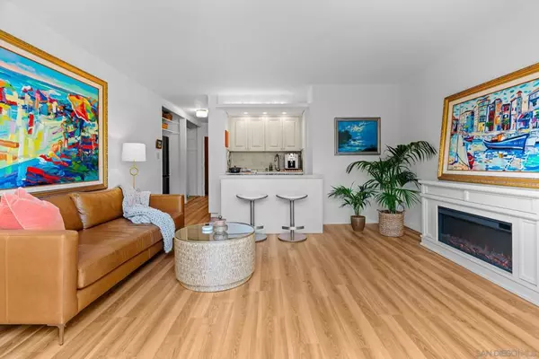 La Jolla, CA 92037,230 Prospect St #12