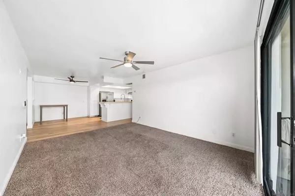 San Diego, CA 92115,5885 El Cajon Blvd #301