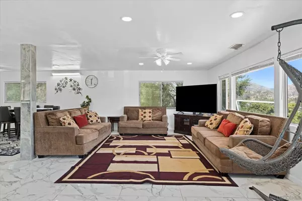 Lakeside, CA 92040,9518 Cypress St